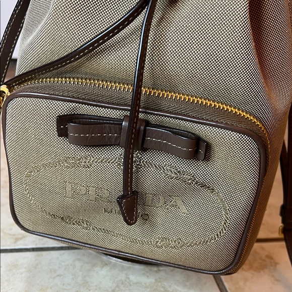 3131 Prada Brown Bucket Bag - Picture 2 of 10